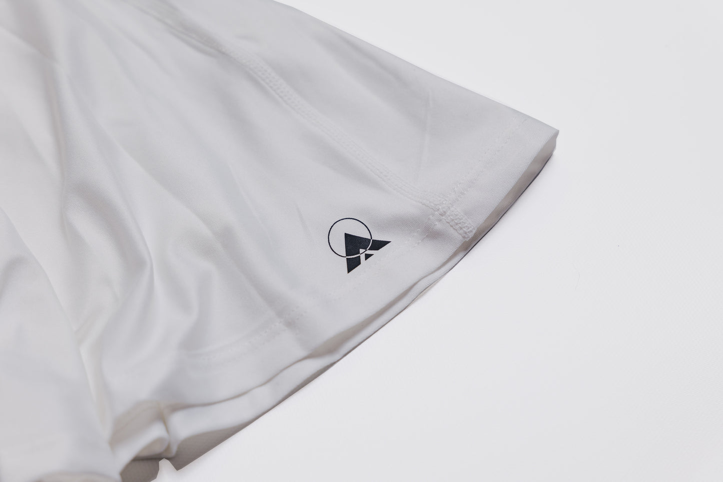(WOMENS) AUXO GOLF SKORT (WHITE)